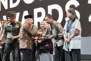 PT Terra Agro Yields Receives First Place Award at the 2024 SDGs Action Awards from Vice President K.H. Ma'ruf Amin.